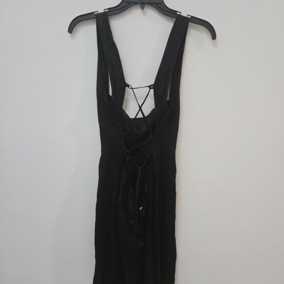 Black Satin Lace-Up Back Mini Dress – Sleek Fit, Night Out Glam 🖤 - Picture 4 of 6